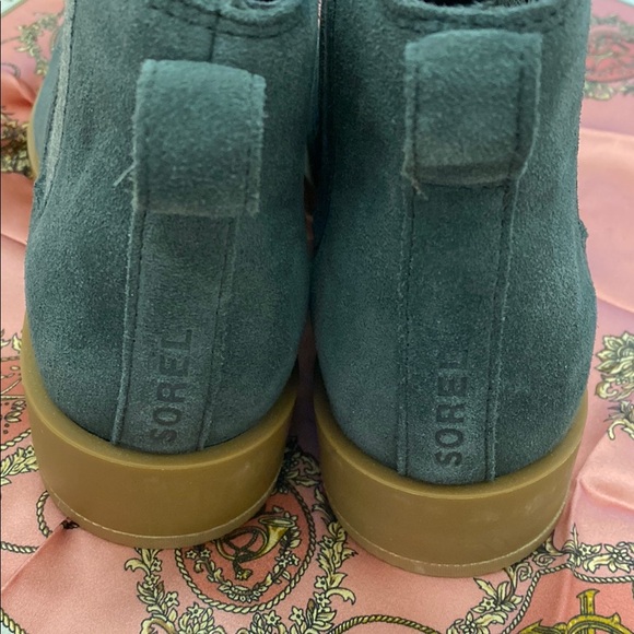 W’s Sorel Suede Chelsea Boots - Dark Gray - Picture 5 of 5